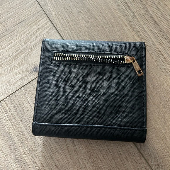 Halston black wallet - Picture 4 of 4